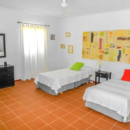 Villa Fornells Sleeps 8 Pool Wifi *