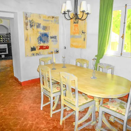 Villa Fornells Sleeps 8 Pool Wifi