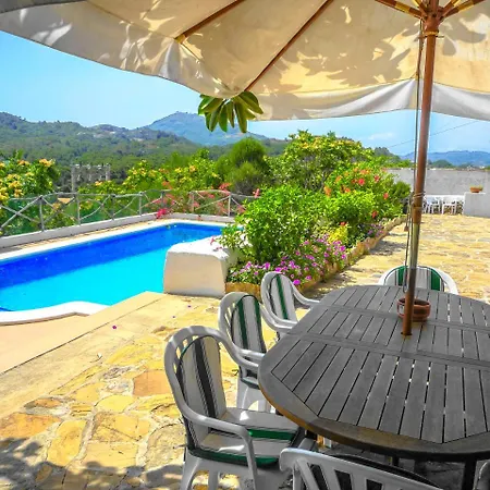 فيلة Fornells Sleeps 8 Pool Wifi فورنيلس